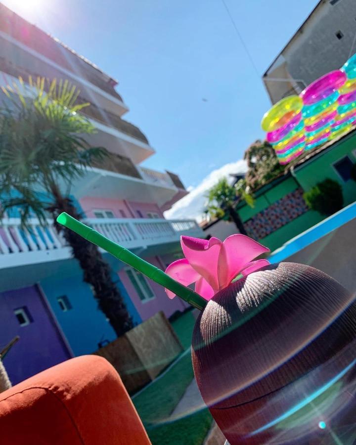Casa Barbie Costinesti Hostel ภายนอก รูปภาพ