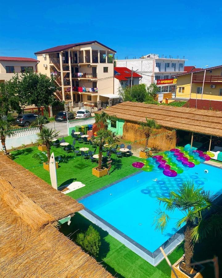 Casa Barbie Costinesti Hostel ภายนอก รูปภาพ