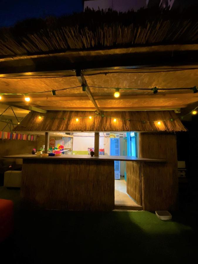 Casa Barbie Costinesti Hostel ภายนอก รูปภาพ