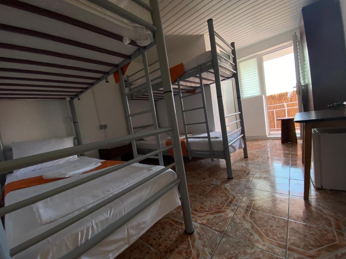 Casa Barbie Costinesti Hostel ภายนอก รูปภาพ