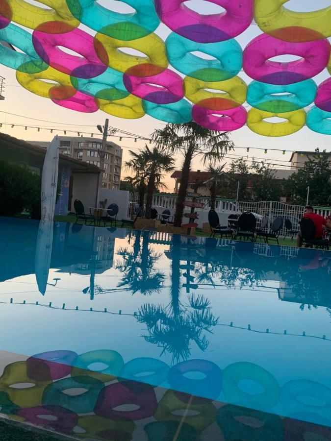 Casa Barbie Costinesti Hostel ภายนอก รูปภาพ