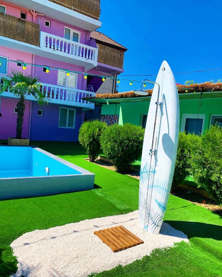 Casa Barbie Costinesti Hostel ภายนอก รูปภาพ