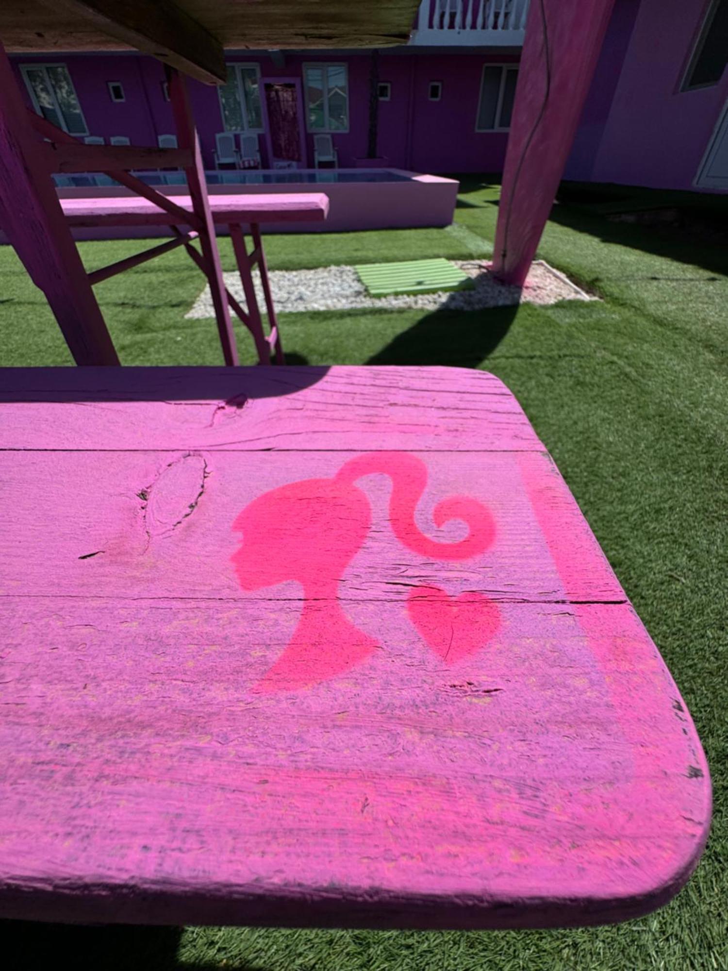 Casa Barbie Costinesti Hostel ภายนอก รูปภาพ