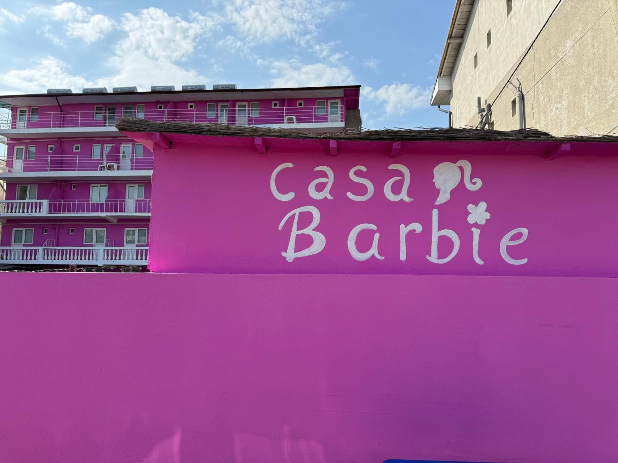 Casa Barbie Costinesti Hostel ภายนอก รูปภาพ