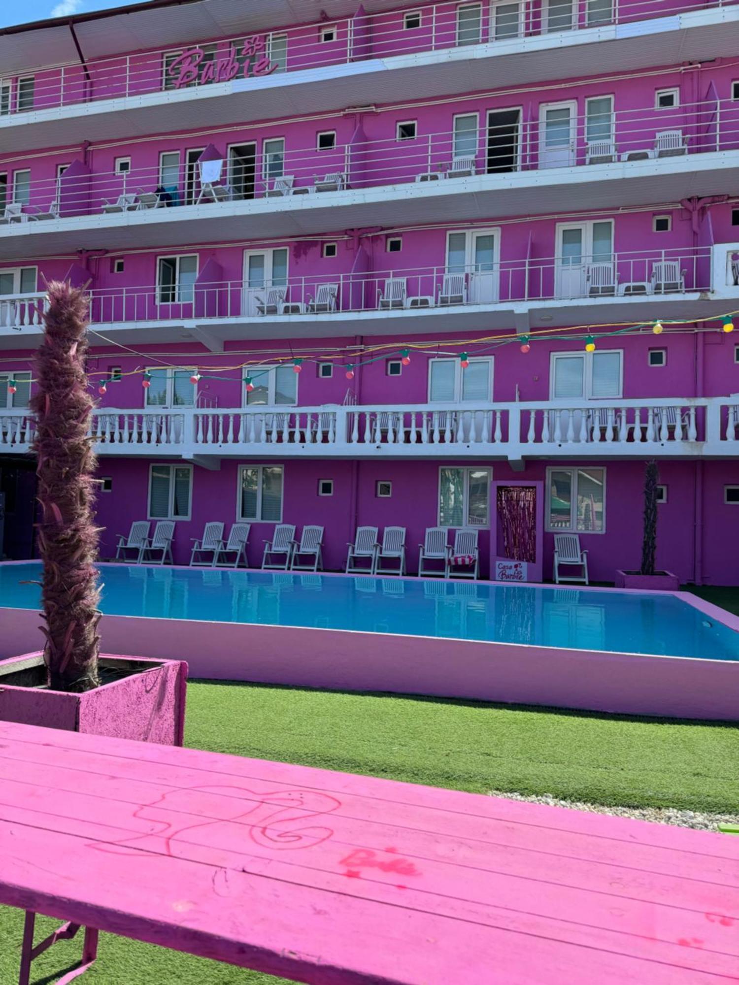Casa Barbie Costinesti Hostel ภายนอก รูปภาพ
