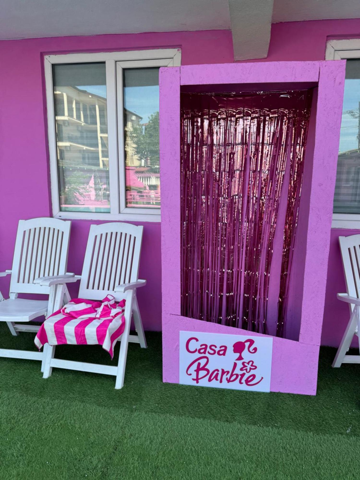Casa Barbie Costinesti Hostel ภายนอก รูปภาพ
