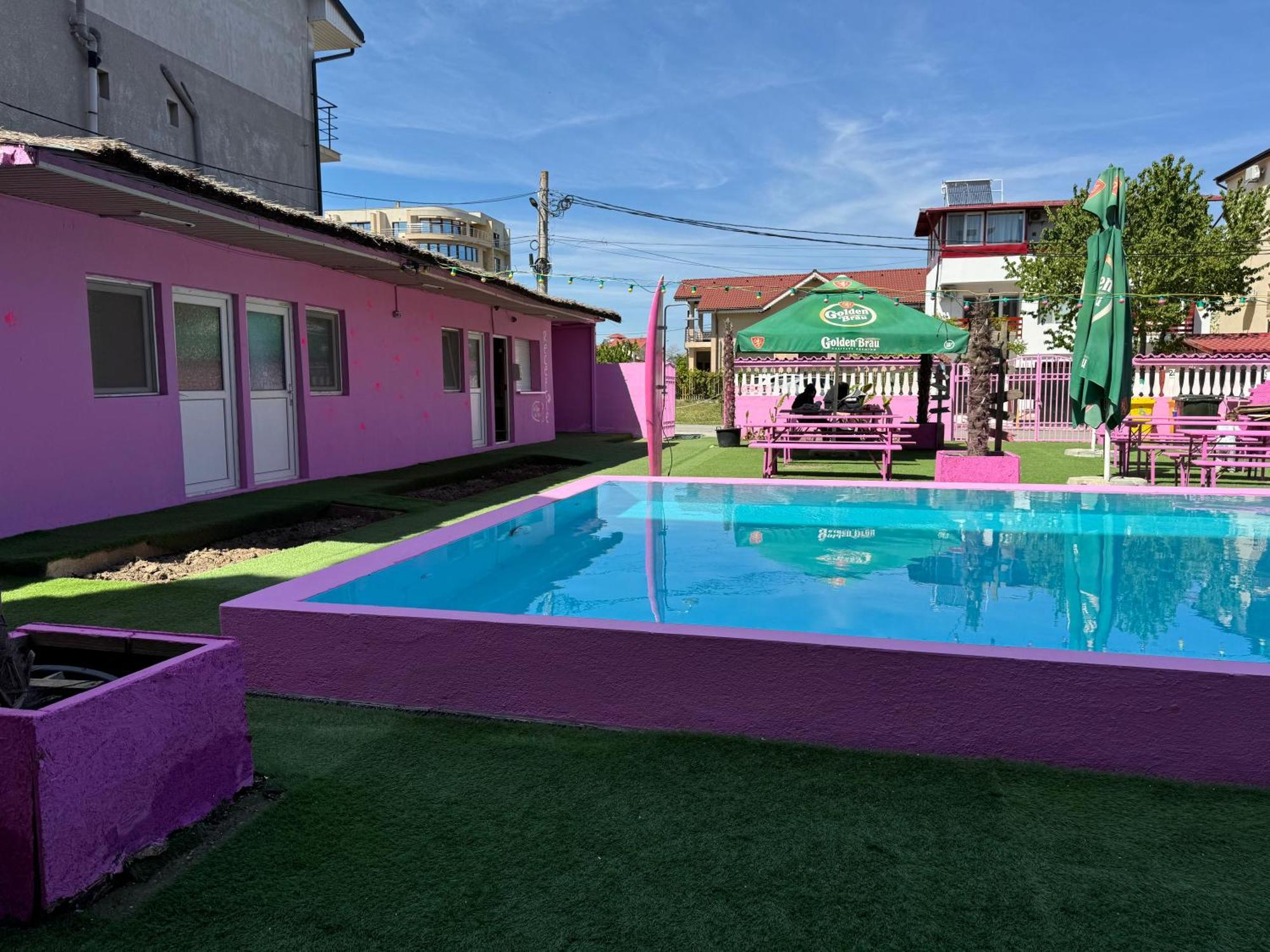 Casa Barbie Costinesti Hostel ภายนอก รูปภาพ