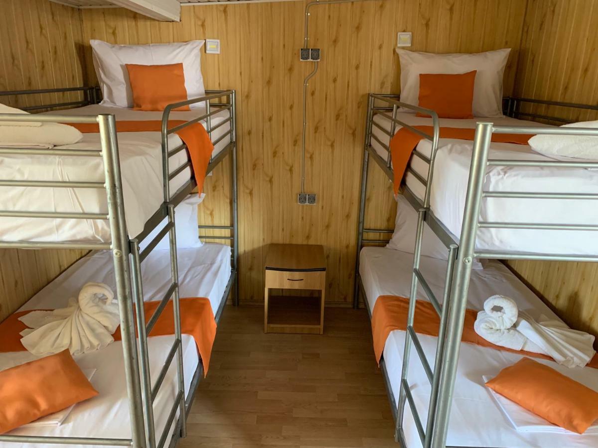 Casa Barbie Costinesti Hostel ภายนอก รูปภาพ